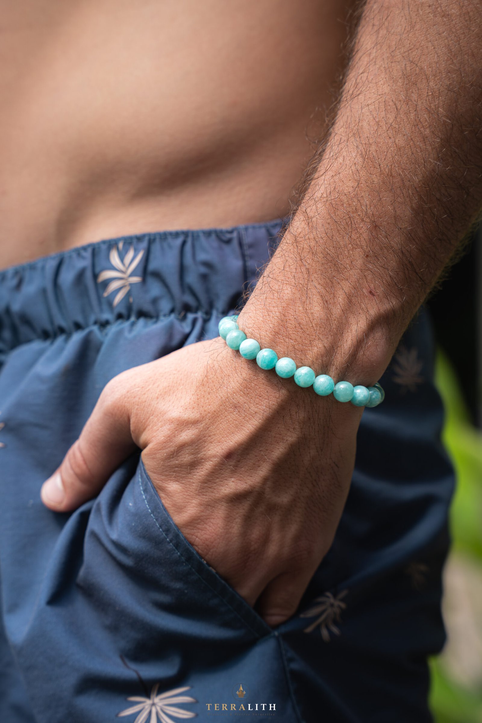 Bracelet Amazonite 8mm porté — pierre naturelle bleue verte