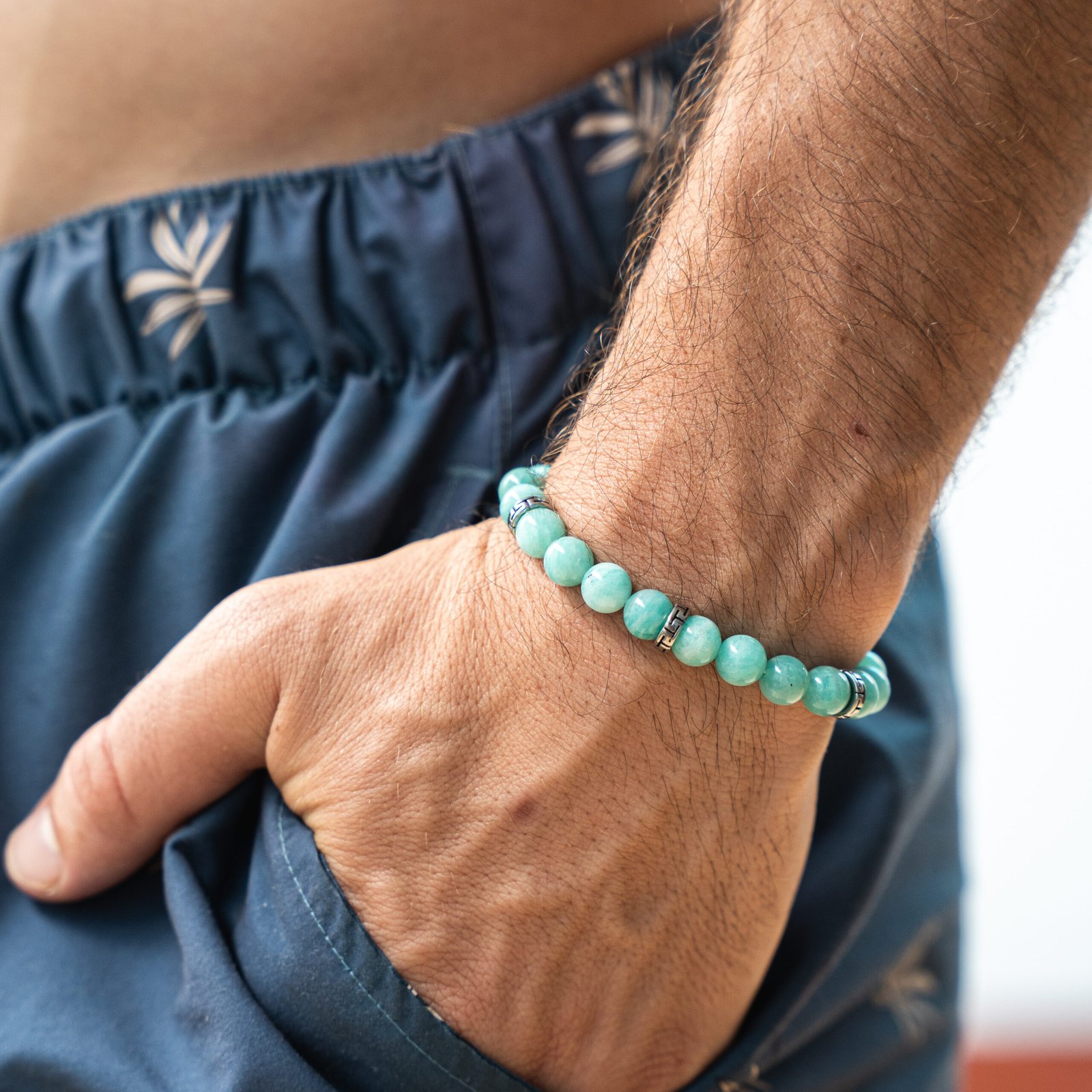 Bracelet Amazonite 8mm porté avec séparateurs tibétains