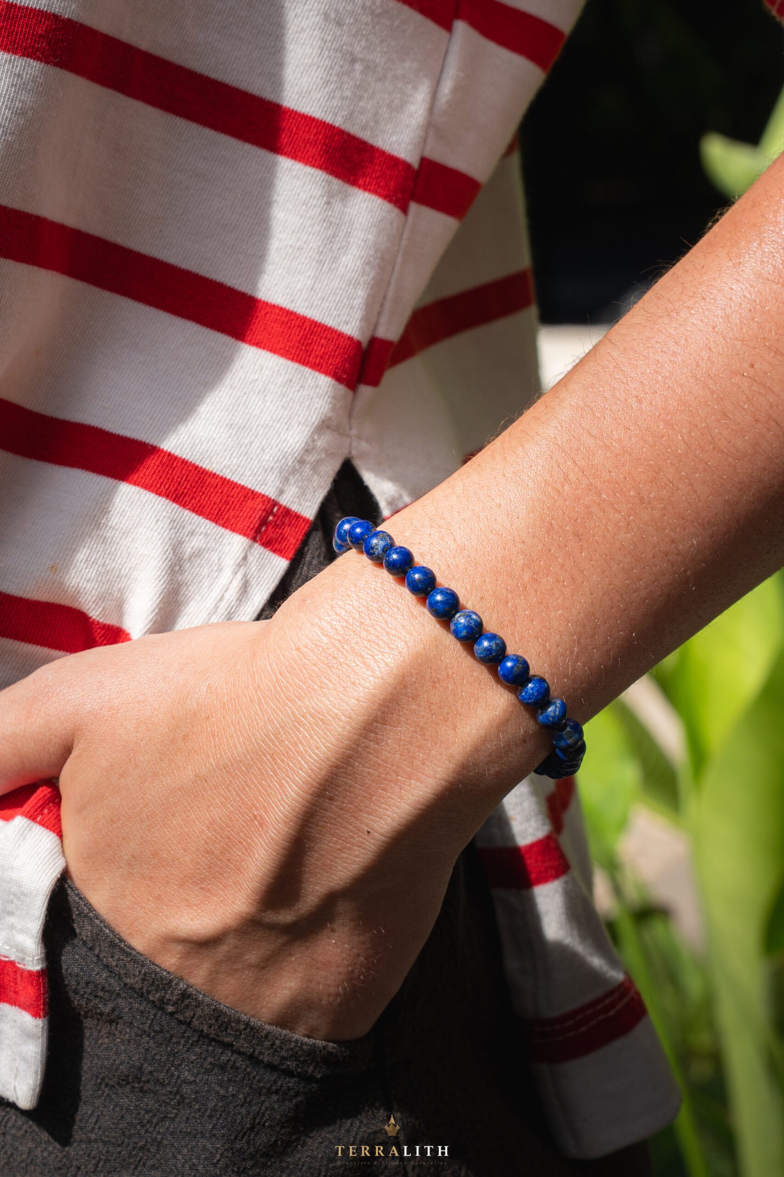Bracelet Lapis-Lazuli 6mm porté — pierre bleue sagesse communication