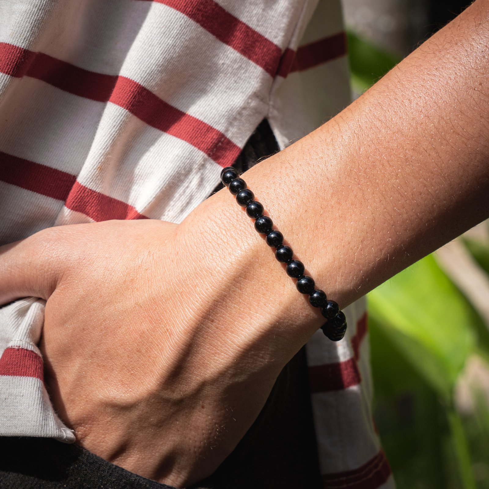 Bracelet Tourmaline Noire 6mm porté — pierre protection énergie